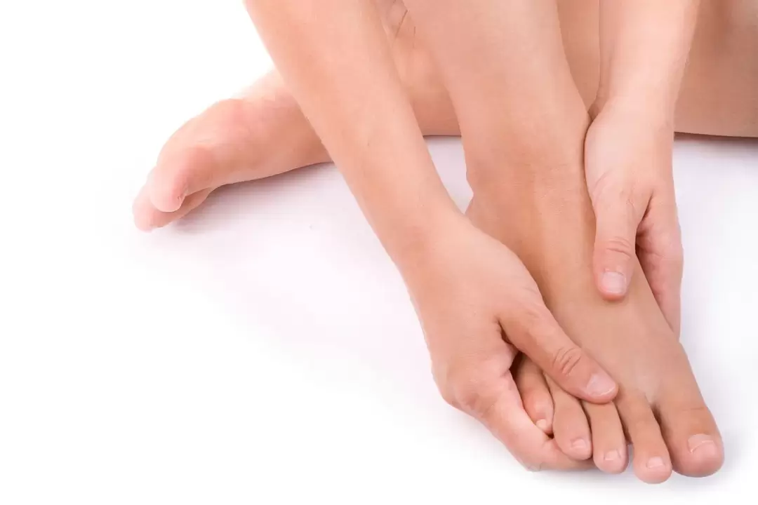 τρίψιμο με σπρέι Hondro Sol Valgus κατά του βλαισού